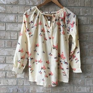 ⭐️HP⭐️ NWT LIVAGIRL Patriotic Bird Creme Blouse M